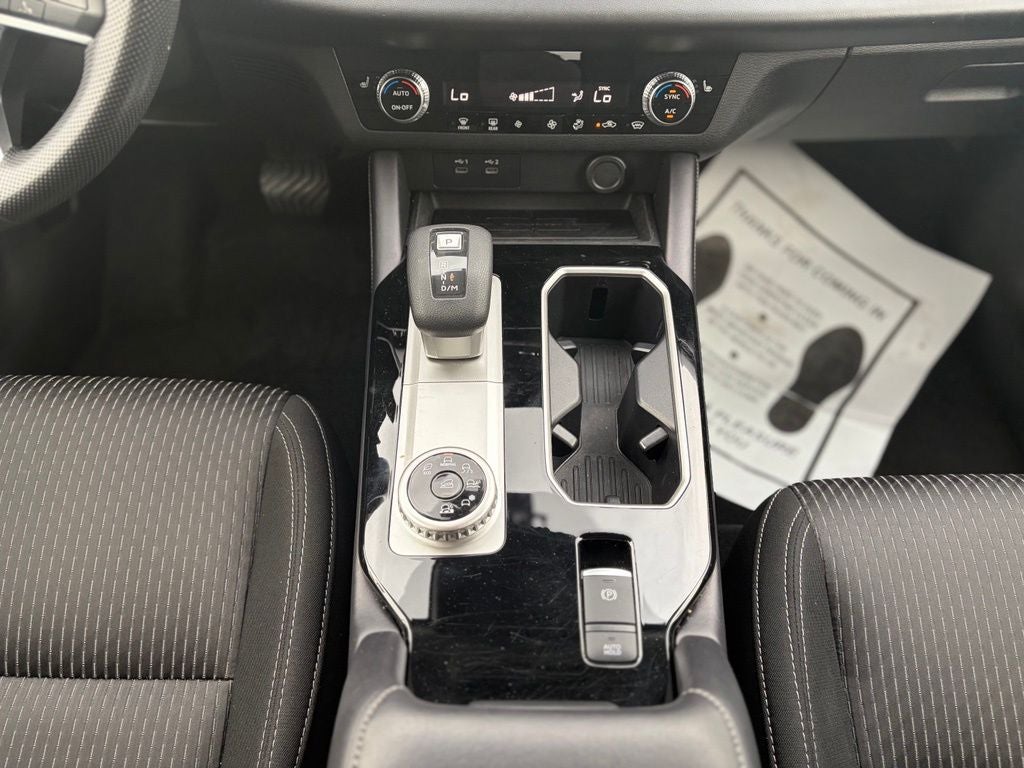 2025 Mitsubishi Outlander ES