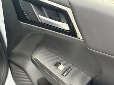 2024 Mitsubishi Outlander Base