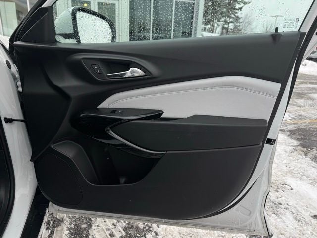 2025 Chevrolet Trax FWD LT