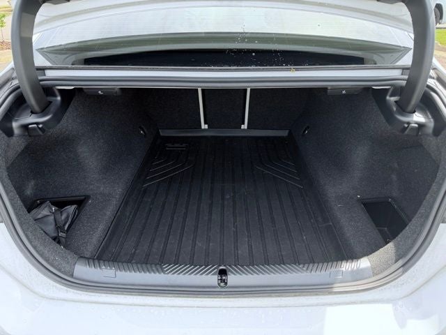 2026 BMW 5 Series xDrive