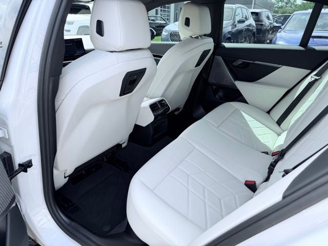 2026 BMW 5 Series xDrive