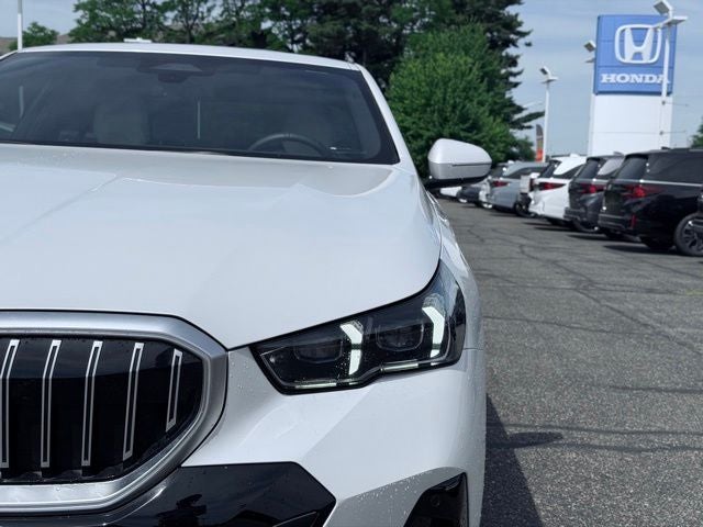 2026 BMW 5 Series xDrive