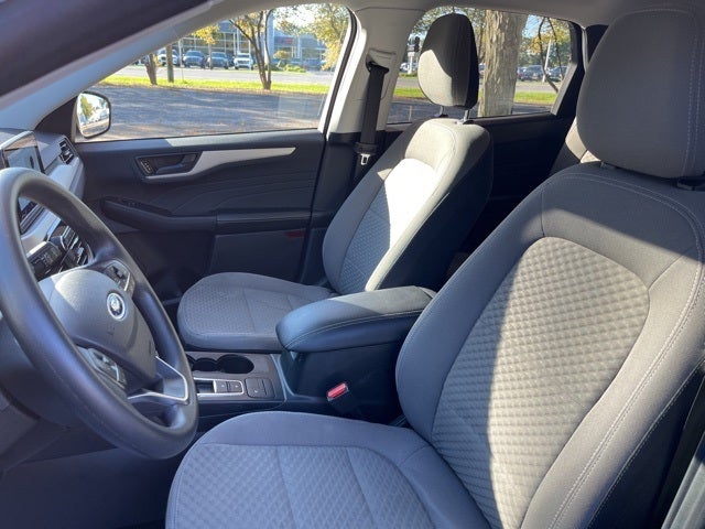 2022 Ford Escape Hybrid SE