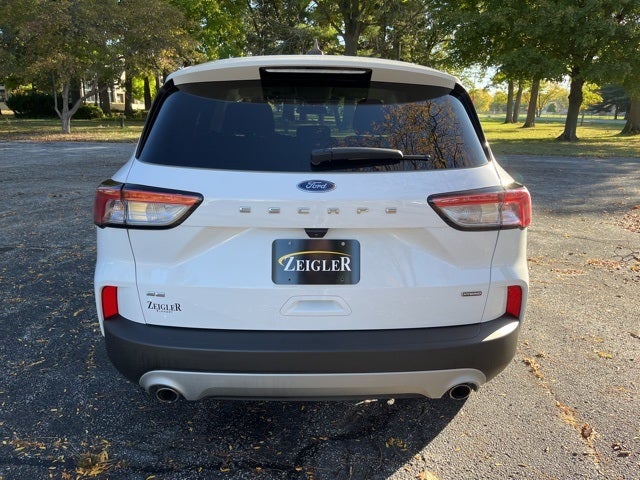 2022 Ford Escape Hybrid SE