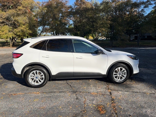 2022 Ford Escape Hybrid SE