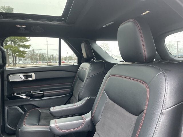 2024 Ford Explorer ST-Line