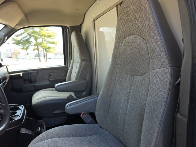 2009 Chevrolet Express 3500 Work Van Cutaway