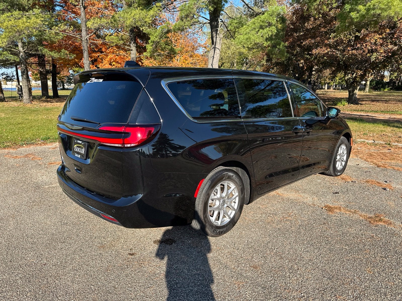 2025 Chrysler Pacifica Select