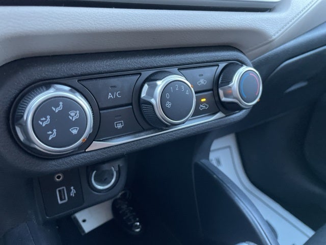 2021 Nissan Versa 1.6 SV