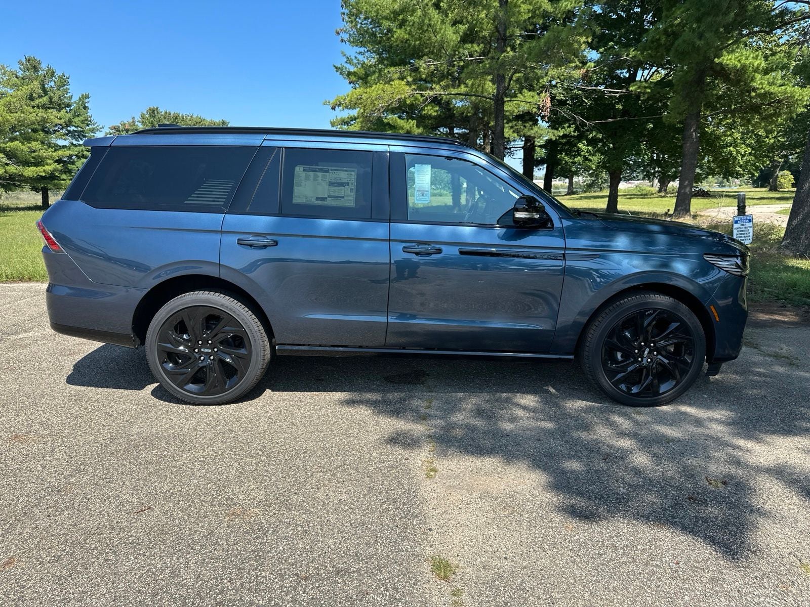 2027 Lincoln Navigator Reserve