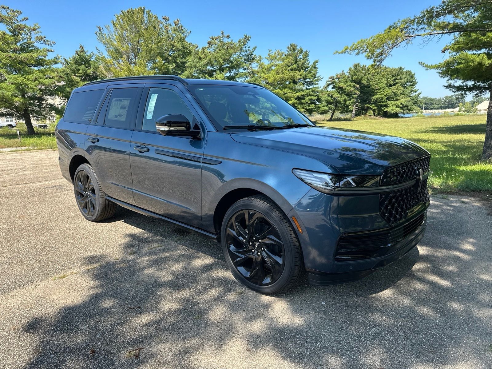 2027 Lincoln Navigator Reserve