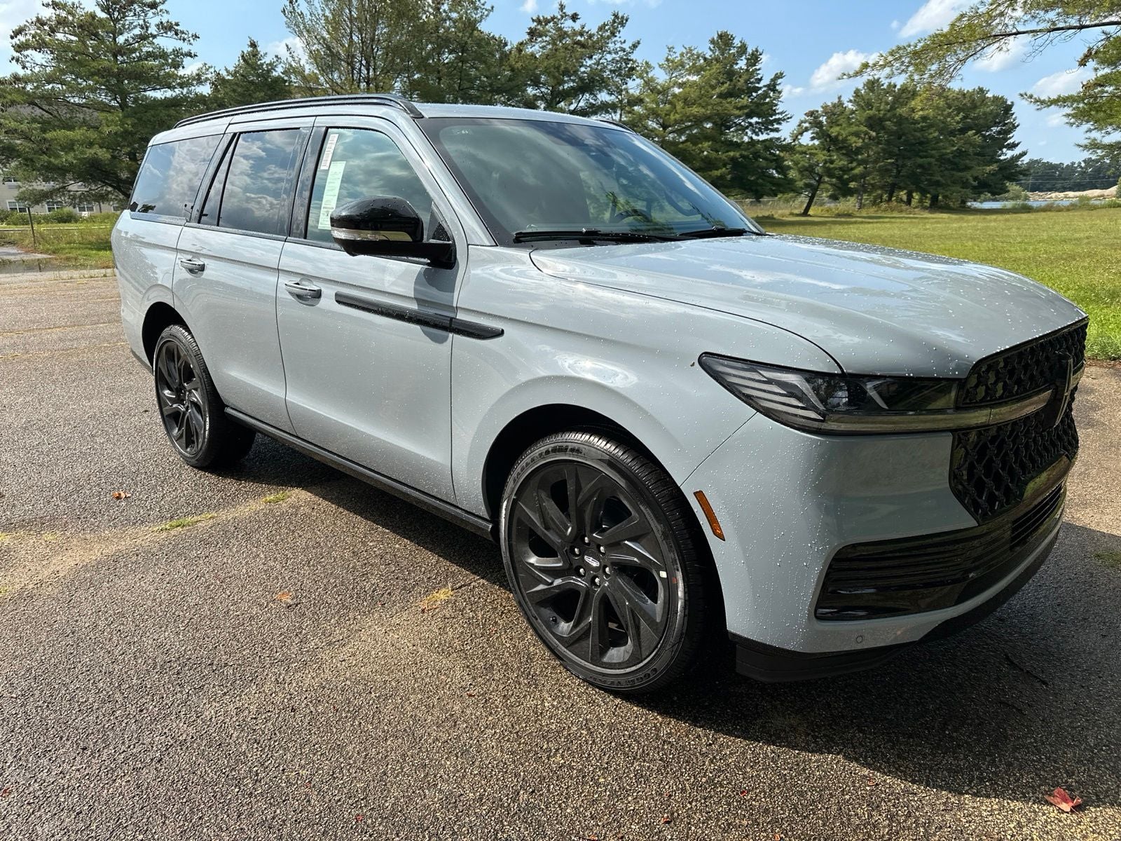 2027 Lincoln Navigator Reserve