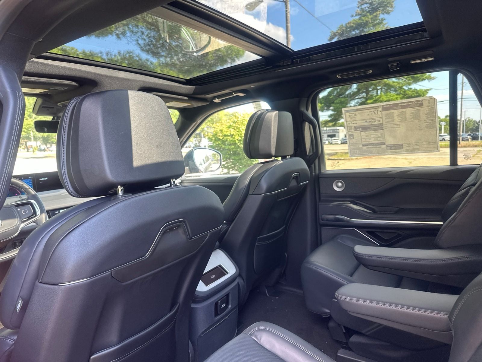 2027 Lincoln Navigator Reserve