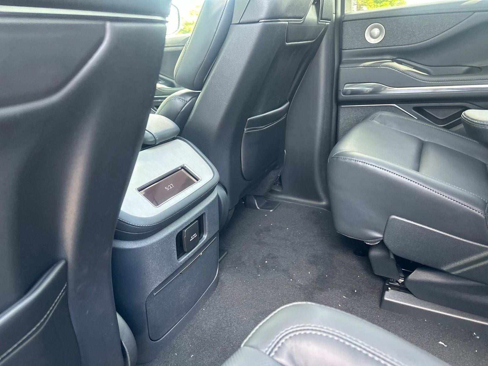 2027 Lincoln Navigator Reserve