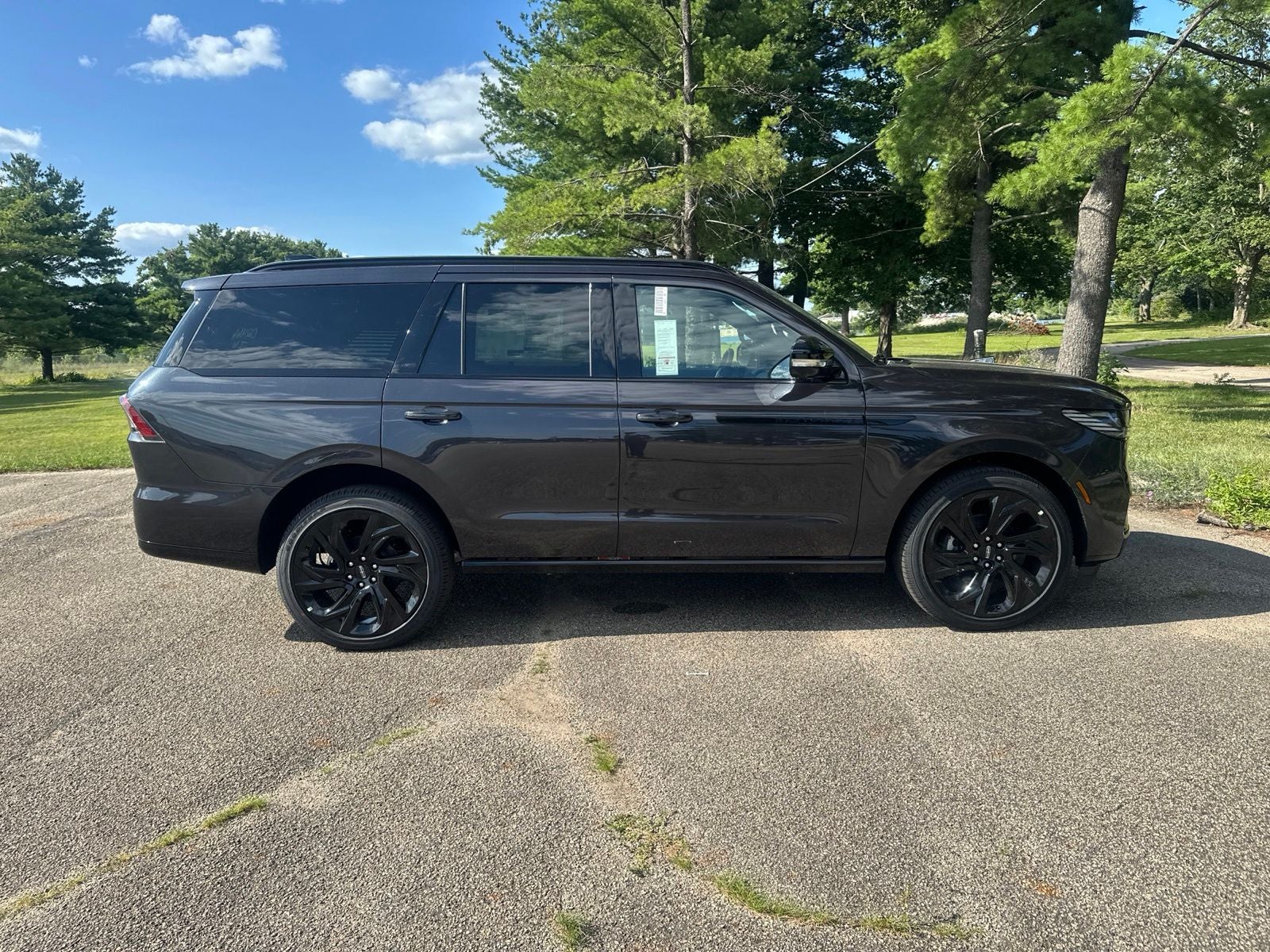 2027 Lincoln Navigator Reserve