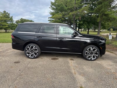 2027 Lincoln Navigator Reserve