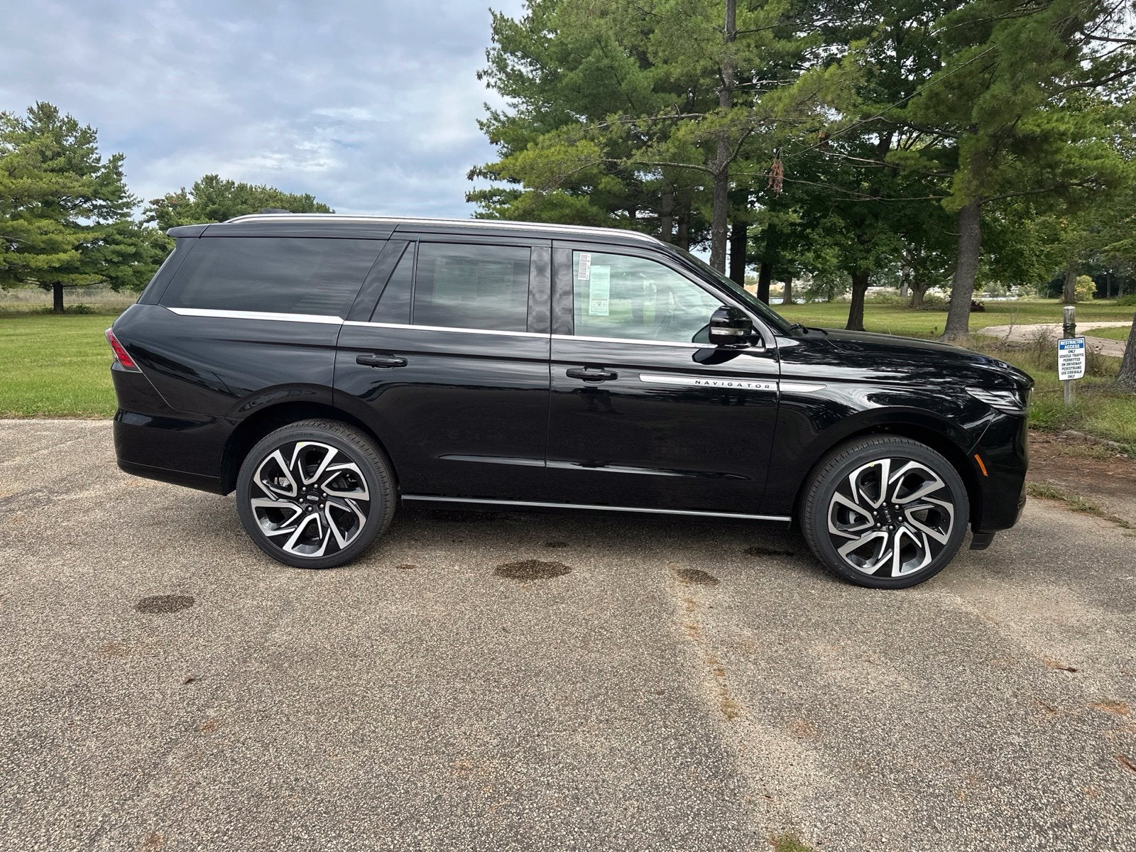 2027 Lincoln Navigator Reserve