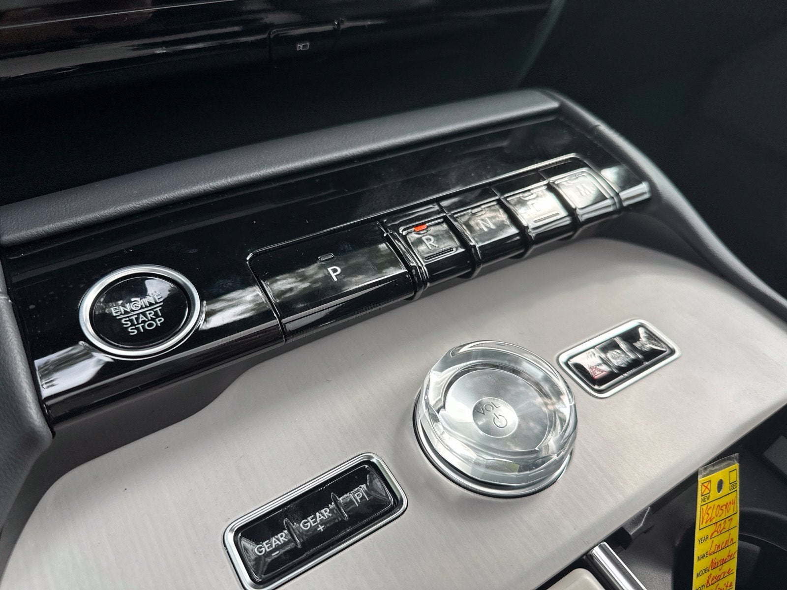 2027 Lincoln Navigator Reserve