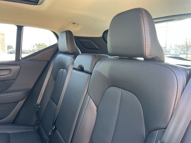 2025 Volvo XC40 B5 Core