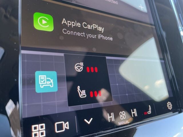 2025 Volvo XC40 B5 Core