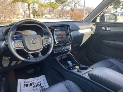 2025 Volvo XC40 B5 Core