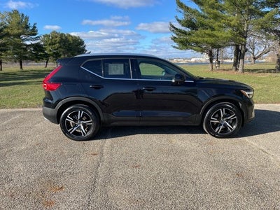 2025 Volvo XC40 B5 Core