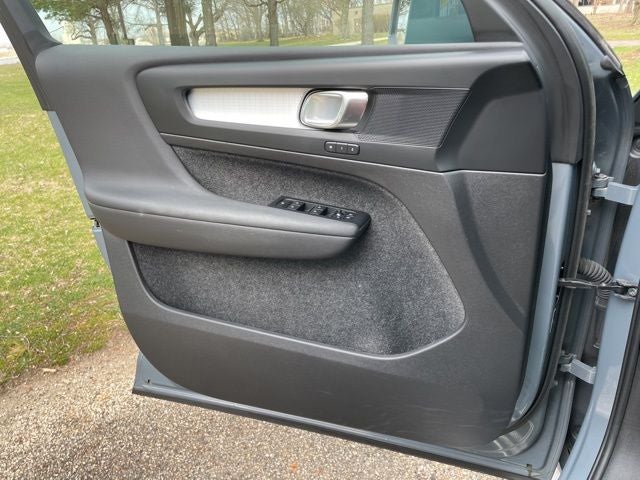 2023 Volvo XC40 B5 Core